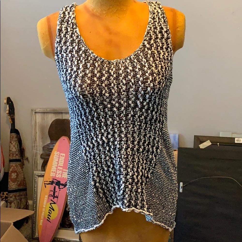 Sleeveless sweater